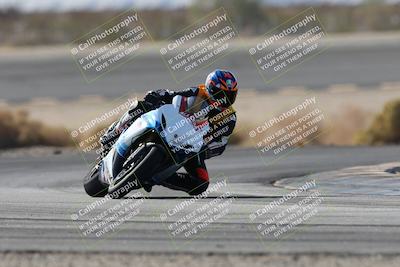 media/Nov-16-2025-Race Pace (Sun) [[8c5fa54630]]/Non Verified Riders (1st 20 Minutes)/1-Turn 14 (10am)/